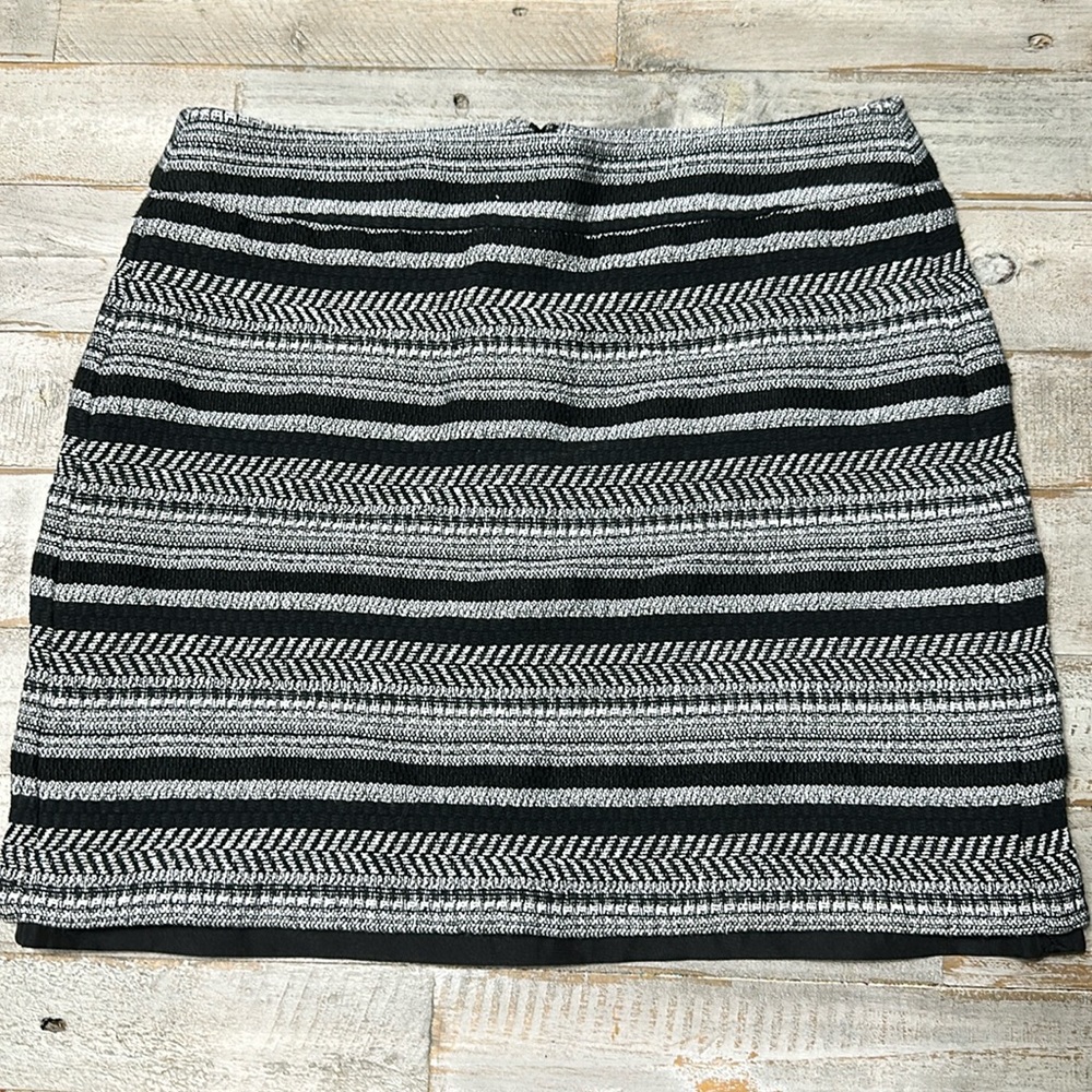 Ann Taylor Loft Skirt, black/white, size 6